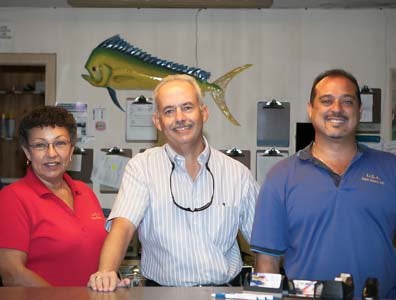 Team members of USA Auto Glass in Miami, FL